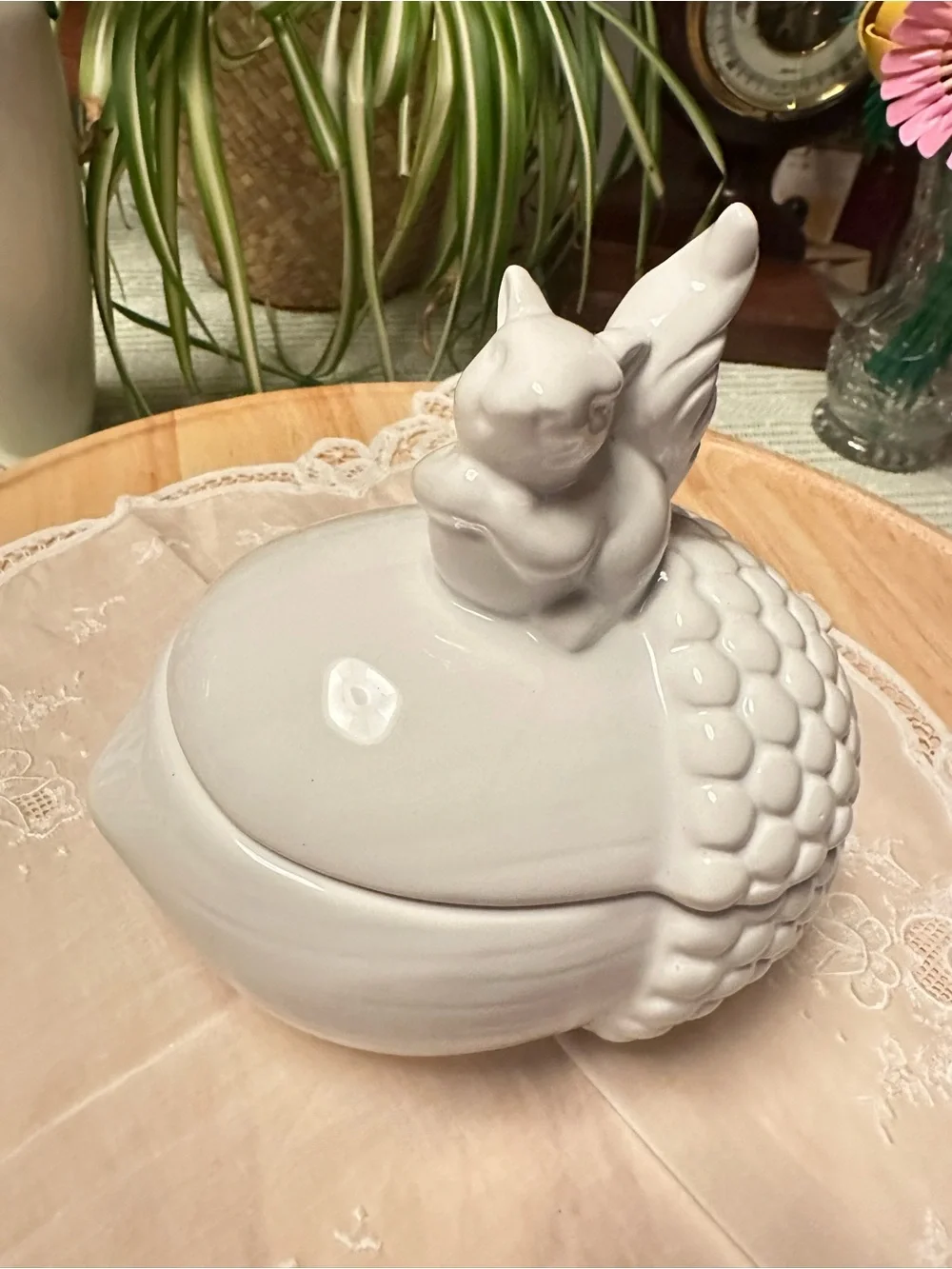 Elements White Ceramic Squirrel Acorn Cookie Jar Fall Woodland Decor
